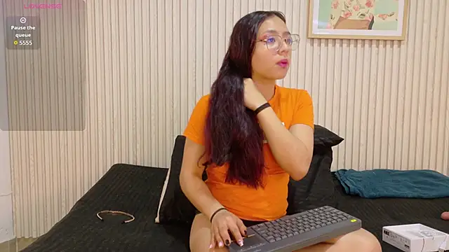 Abrilmirren online show from October 28, 2025, 11:14 am