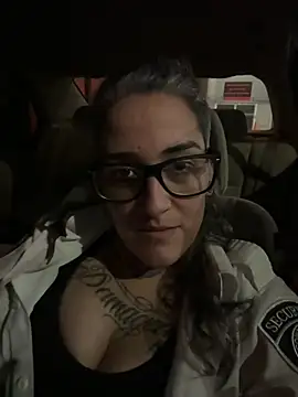 Snapshot of inkdmagz chatting on October 17, 2025, 4:37 am inkdmagz online show from October 17, 2025, 4:37 am