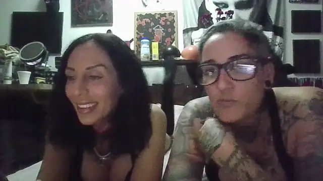 Snapshot of inkdmagz chatting on November 7, 2025, 1:27 am inkdmagz online show from November 7, 2025, 1:27 am