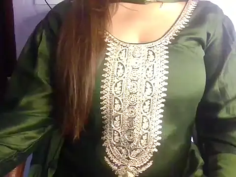 LOVELY SUKOON online show from October 21, 2025, 10:05 am