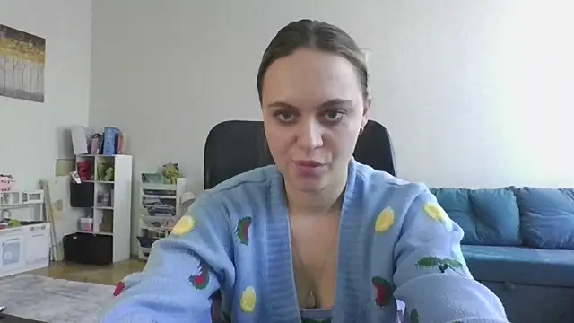 Cynoraye online show from February 25, 2026, 1:43 pm