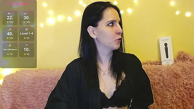 Snapshot of Irwi_Tomboy chatting on November 21, 2025, 1:43 pm Irwi Tomboy online show from November 21, 2025, 1:43 pm