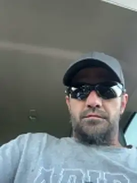 Snapshot of Derrickandash chatting on May 12, 2026, 9:45 pm Derrickandash online show from May 12, 2026, 9:45 pm