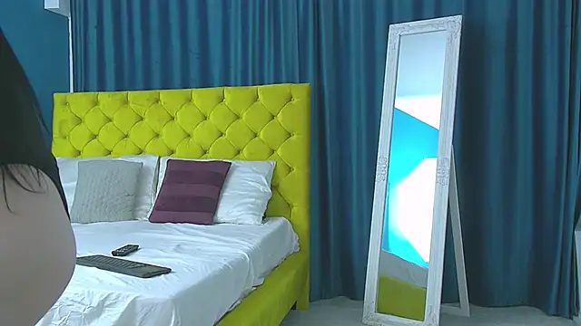 Snapshot of RubyHills chatting on November 8, 2025, 5:18 am RubyHills online show from November 8, 2025, 5:18 am