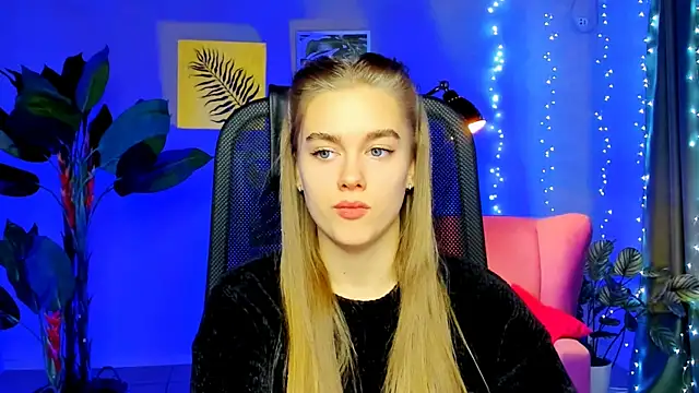 JuneWoods online show from January 13, 2026, 8:19 am