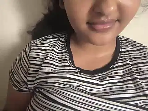 Snapshot of reena_12 chatting on November 11, 2025, 8:36 am reena 12 online show from November 11, 2025, 8:36 am