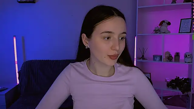 leslie bird online show from December 4, 2025, 12:58 pm