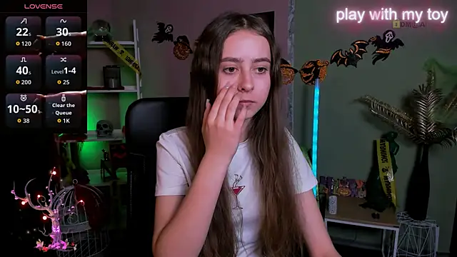 Snapshot of rebecca_smile chatting on October 29, 2025, 1:24 pm rebecca smile online show from October 29, 2025, 1:24 pm