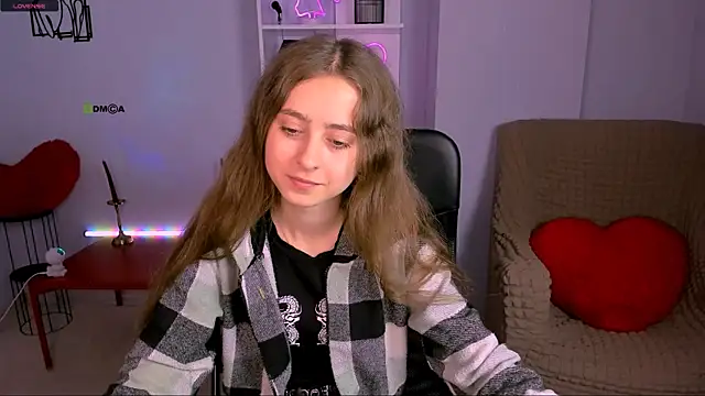 Snapshot of rebecca_smile chatting on November 8, 2025, 1:11 pm rebecca smile online show from November 8, 2025, 1:11 pm