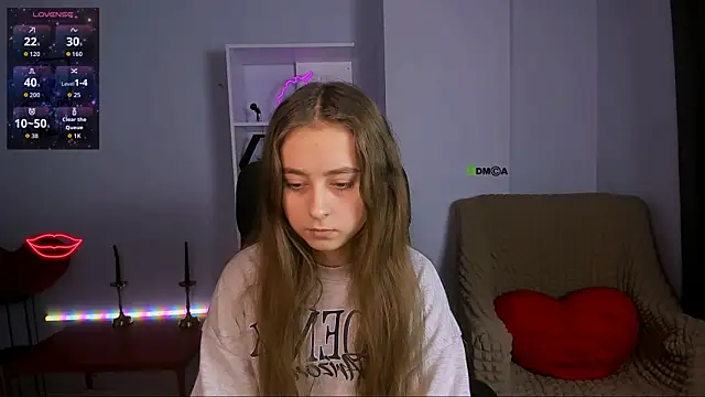 Snapshot of rebecca_smile chatting on November 17, 2025, 1:50 pm rebecca smile online show from November 17, 2025, 1:50 pm