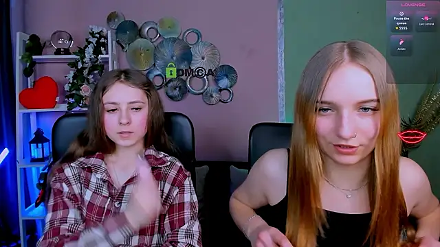 Snapshot of rebecca_smile chatting on February 5, 2026, 2:11 pm rebecca smile online show from February 5, 2026, 2:11 pm