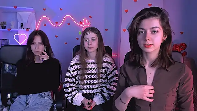 Snapshot of rebecca_smile chatting on February 7, 2026, 8:23 pm rebecca smile online show from February 7, 2026, 8:23 pm