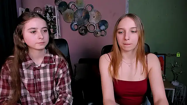 Snapshot of rebecca_smile chatting on February 24, 2026, 2:04 pm rebecca smile online show from February 24, 2026, 2:04 pm