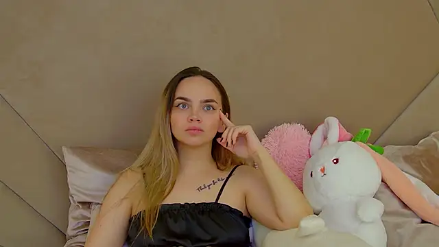 Snapshot of AnitaVenture chatting on November 9, 2025, 4:11 am AnitaVenture online show from November 9, 2025, 4:11 am