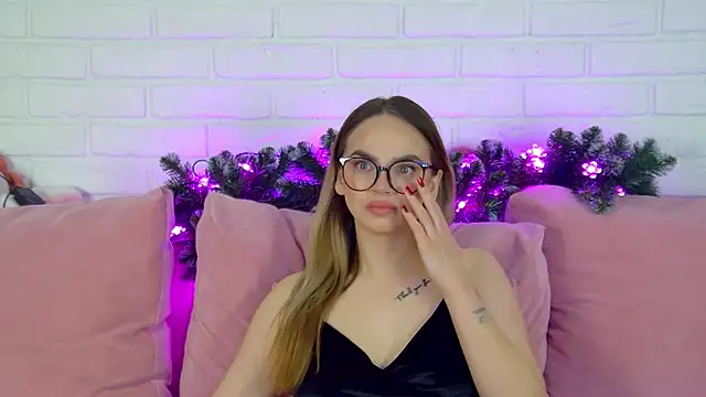 Snapshot of AnitaVenture chatting on December 14, 2025, 4:29 am AnitaVenture online show from December 14, 2025, 4:29 am