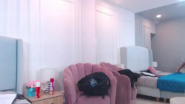 Snapshot of ChantalGarner chatting on November 21, 2025, 12:59 pm ChantalGarner online show from November 21, 2025, 12:59 pm