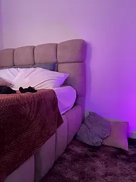 Dania Oconor online show from November 26, 2025, 10:00 pm