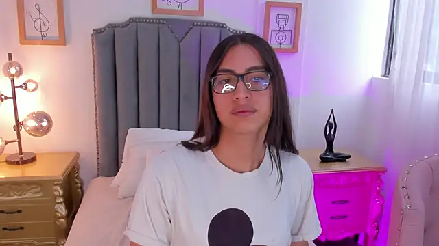 cherrylady 02 online show from February 15, 2026, 1:09 pm