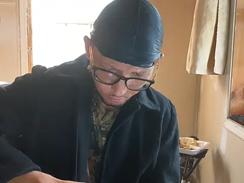 ThrowedWorldWide online show from December 21, 2025, 4:25 pm