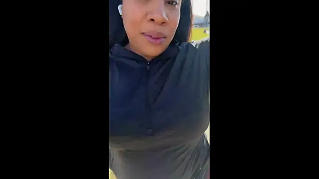 NeliaHexxen online show from November 12, 2025, 6:19 pm