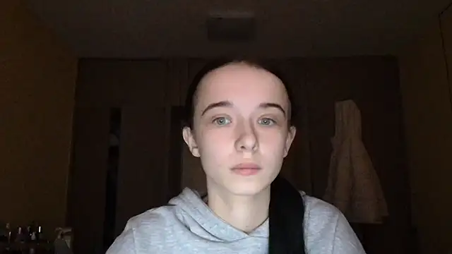 Emilia Light online show from December 23, 2025, 9:18 am