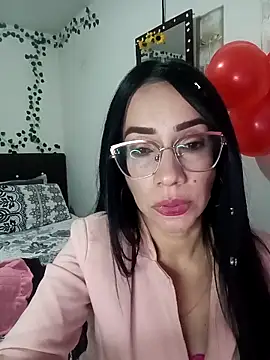 YaraDuartee online show from February 18, 2026, 2:51 am