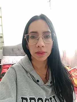 Snapshot of YaraDuartee chatting on July 5, 2026, 7:21 pm YaraDuartee online show from July 5, 2026, 7:21 pm