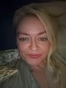 demidelightfulxx online show from October 29, 2025, 9:05 pm