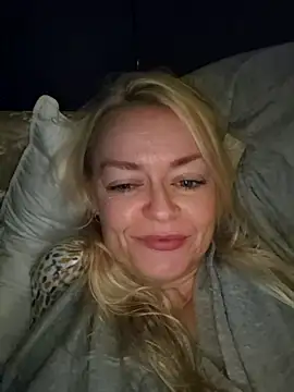 demidelightfulxx online show from November 11, 2025, 9:04 pm