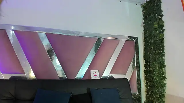 KateValencia online show from November 6, 2025, 12:06 pm