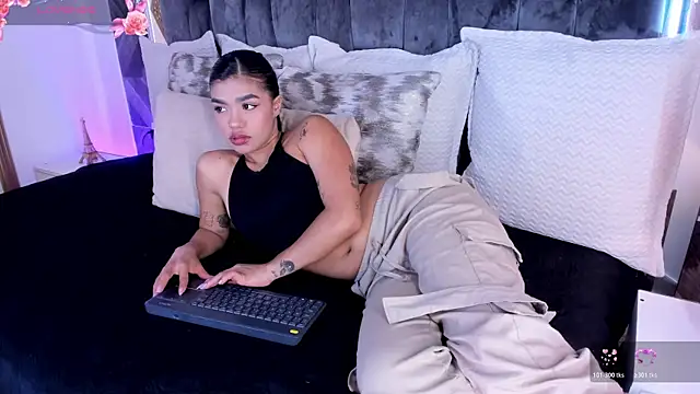 Snapshot of NaylaGrey chatting on June 30, 2026, 11:33 am NaylaGrey online show from June 30, 2026, 11:33 am