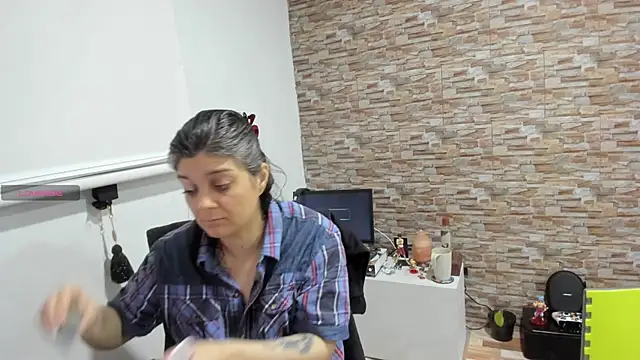 Yin yang hot online show from November 25, 2025, 3:39 am