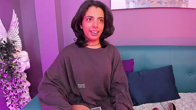 Alessiia   online show from November 18, 2025, 3:56 am