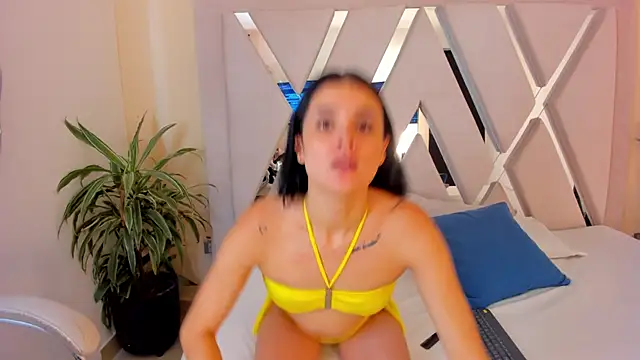 ChannelFoxxx online show from October 21, 2025, 4:02 am