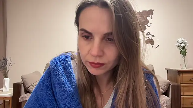 AnnieLove7722 online show from November 29, 2025, 8:12 pm