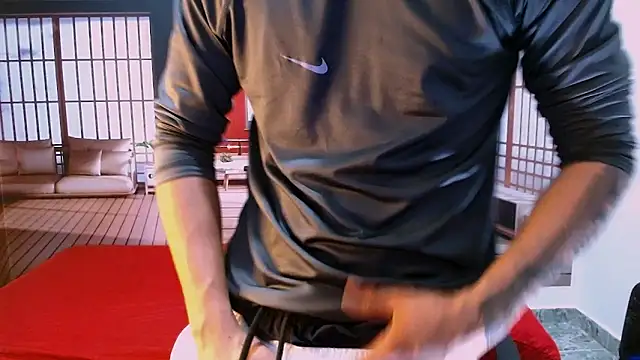 RomeoMillerr online show from November 5, 2025, 7:36 pm