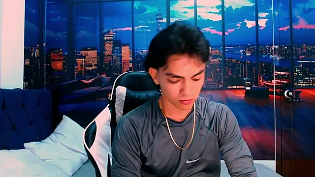 Snapshot of RomeoMillerr chatting on November 13, 2025, 7:13 pm RomeoMillerr online show from November 13, 2025, 7:13 pm