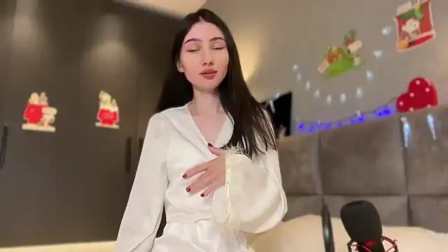 AnaMoonlight online show from December 14, 2025, 4:18 am