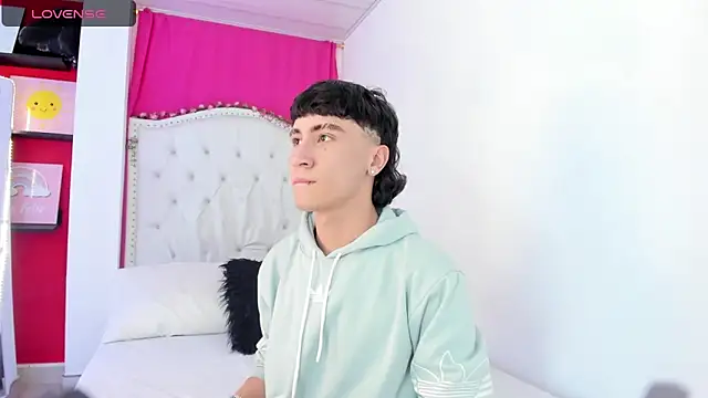 Snapshot of XaanderGrey chatting on November 30, 2025, 7:51 pm XaanderGrey online show from November 30, 2025, 7:51 pm