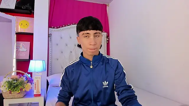 Snapshot of XaanderGrey chatting on December 2, 2025, 8:26 pm XaanderGrey online show from December 2, 2025, 8:26 pm