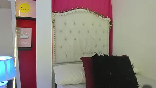 Snapshot of XaanderGrey chatting on December 3, 2025, 7:12 pm XaanderGrey online show from December 3, 2025, 7:12 pm