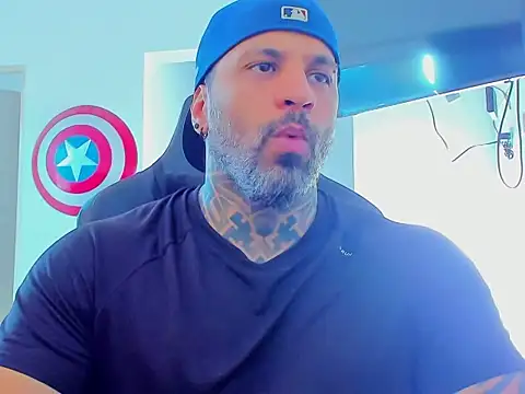 Snapshot of JoshRigby chatting on November 1, 2025, 9:39 pm JoshRigby online show from November 1, 2025, 9:39 pm