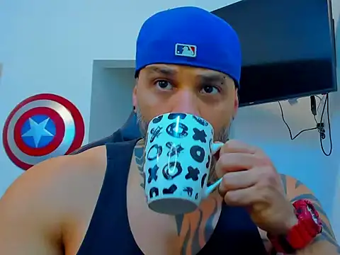 Snapshot of JoshRigby chatting on November 18, 2025, 8:02 pm JoshRigby online show from November 18, 2025, 8:02 pm