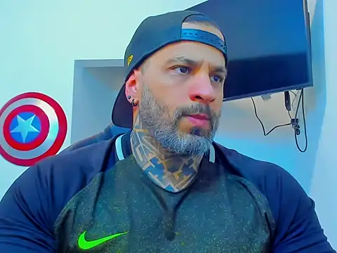 Snapshot of JoshRigby chatting on November 19, 2025, 7:36 pm JoshRigby online show from November 19, 2025, 7:36 pm