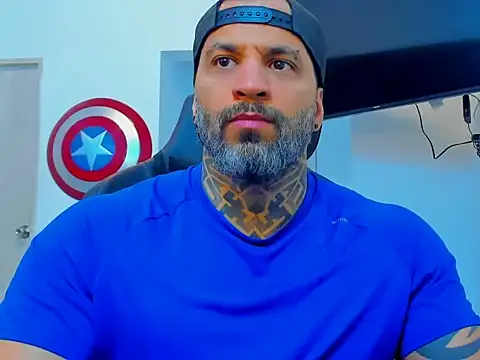 Snapshot of JoshRigby chatting on November 28, 2025, 8:44 pm JoshRigby online show from November 28, 2025, 8:44 pm