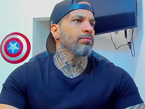 Snapshot of JoshRigby chatting on December 5, 2025, 7:43 pm JoshRigby online show from December 5, 2025, 7:43 pm