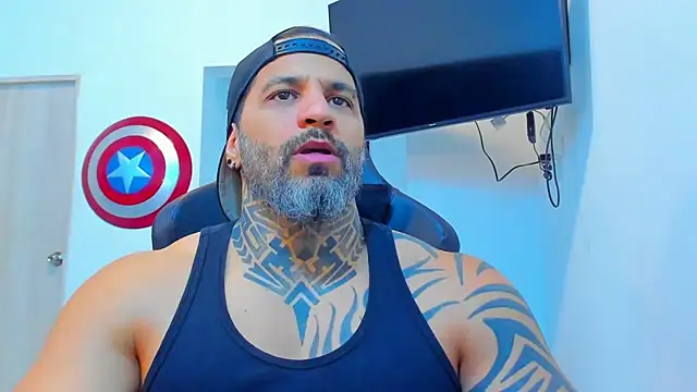 Snapshot of JoshRigby chatting on December 15, 2025, 8:24 pm JoshRigby online show from December 15, 2025, 8:24 pm