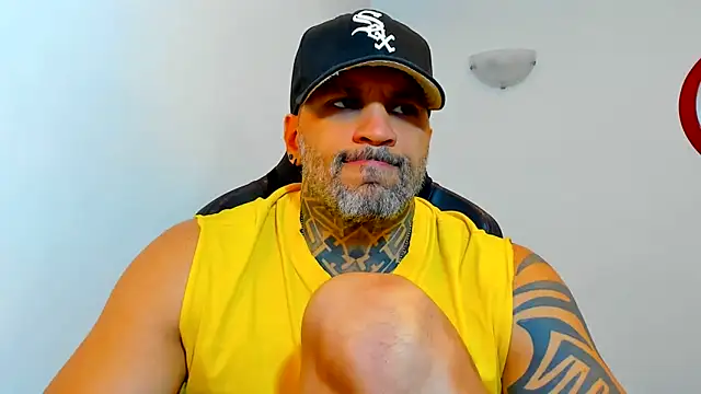 Snapshot of JoshRigby chatting on June 11, 2026, 12:32 am JoshRigby online show from June 11, 2026, 12:32 am