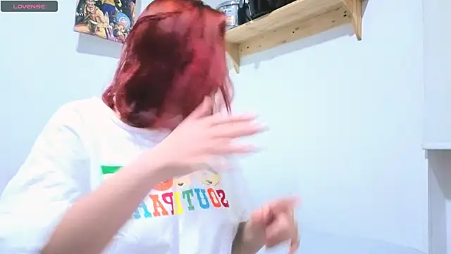 Snapshot of LyraCarter chatting on September 30, 2025, 12:37 am LyraCarter online show from September 30, 2025, 12:37 am