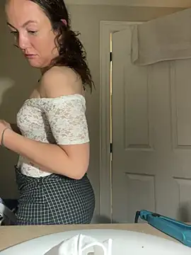 sexybriiiixoxo online show from May 10, 2026, 10:15 pm